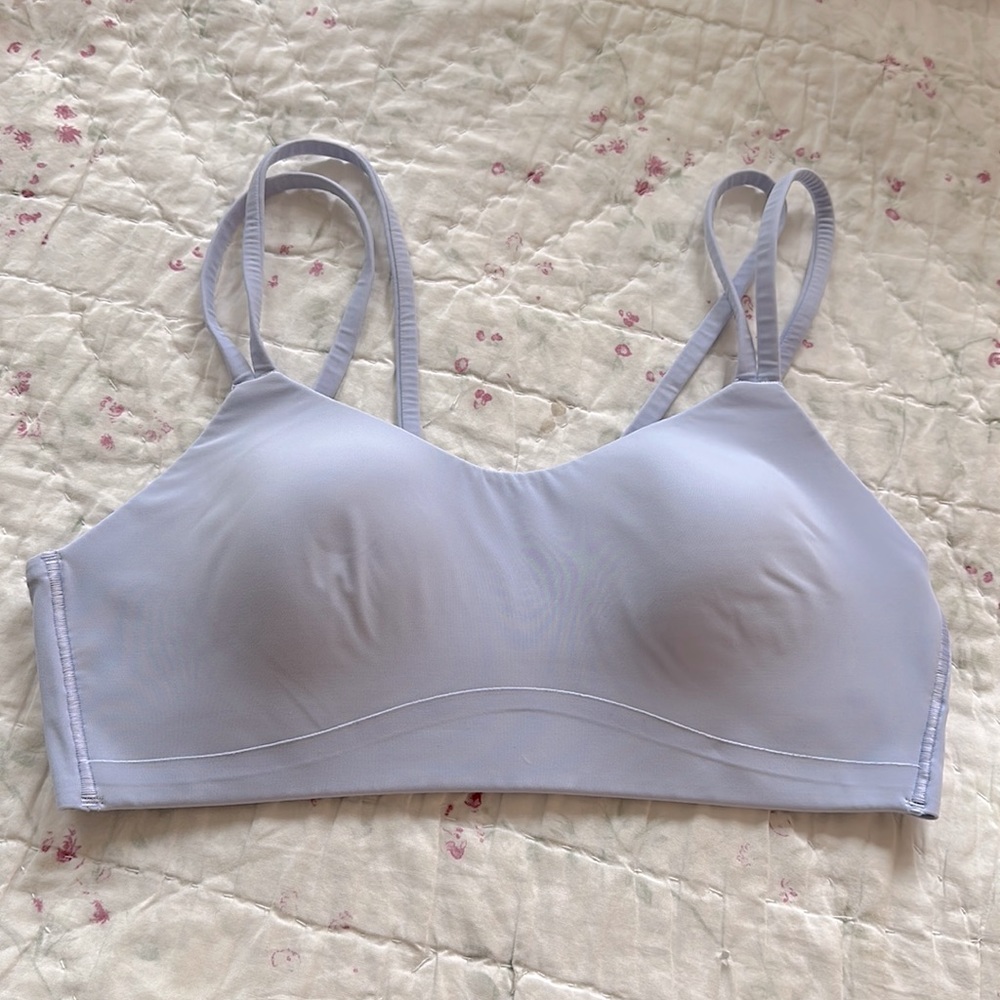 𝗟𝘂𝗹𝘂𝗹𝗲𝗺𝗼𝗻 Like a Cloud Bra Light Support B/C
Cup!